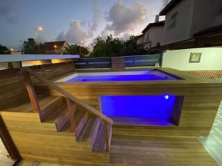 בריכת חלון זכוכית